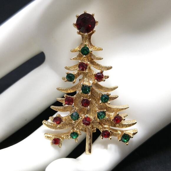Vintage Christmas Tree Brooch, 1960s Gold Plated Holiday Pin - Picture 4 of 10